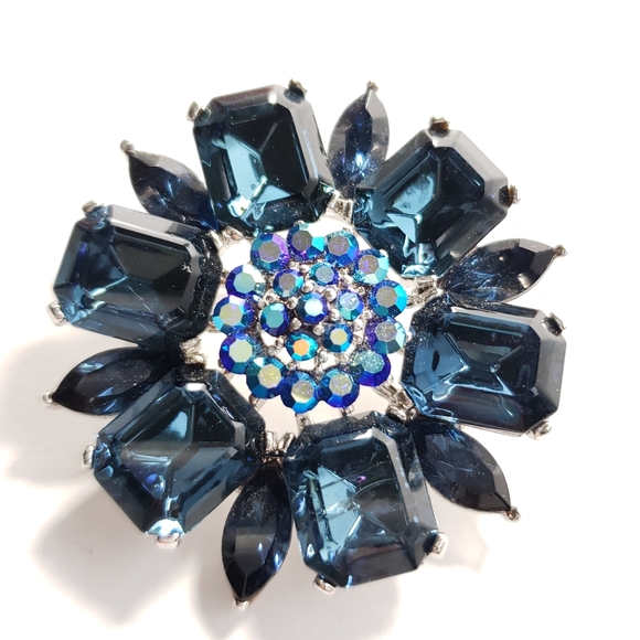 ALFRED SUNG Jewelry - ALFRED SUNG brooch